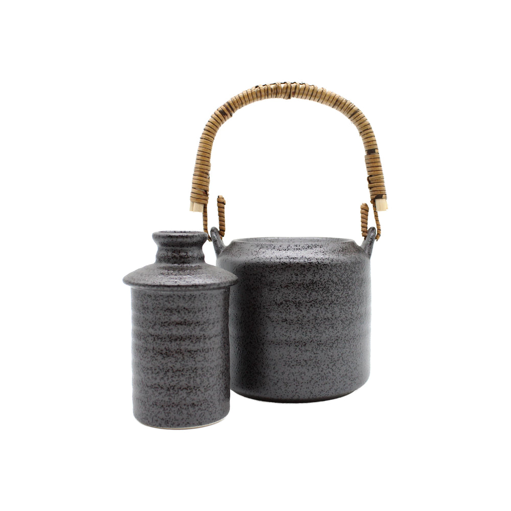 
                  
                    Sake Heating or Chilling Pot With Ibushi Handle
                  
                